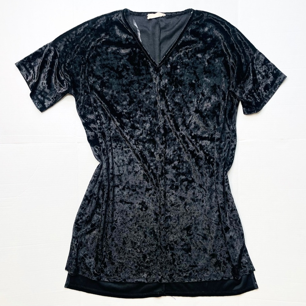 Peach Love Black Crushed Velvet Short Sleeve V-Neck T-Shirt Size Small